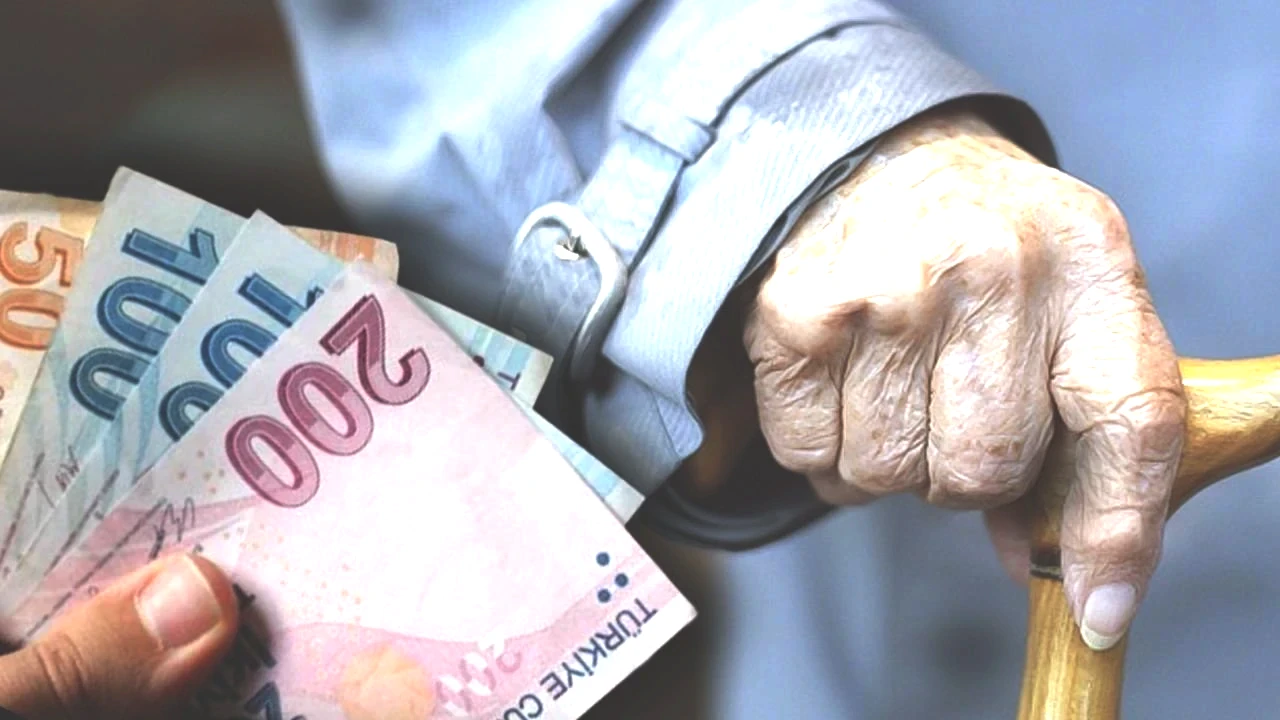 PROMOSYON ŞARTLARI NELER? Promosyondan yararlanmak için emeklilerin maaşlarını 3 yıl boyunca Vakıf Katılım’dan alma taahhüdü vermesi gerekiyor. Ödemeler başvurunun onaylanmasının ardından kısa süre içinde hesaba yatırılıyor. 3 yıl dolmadan banka değişikliği yapılması halinde ise alınan promosyonun kalan kısmı geri talep edilebiliyor. MİLLİYET 