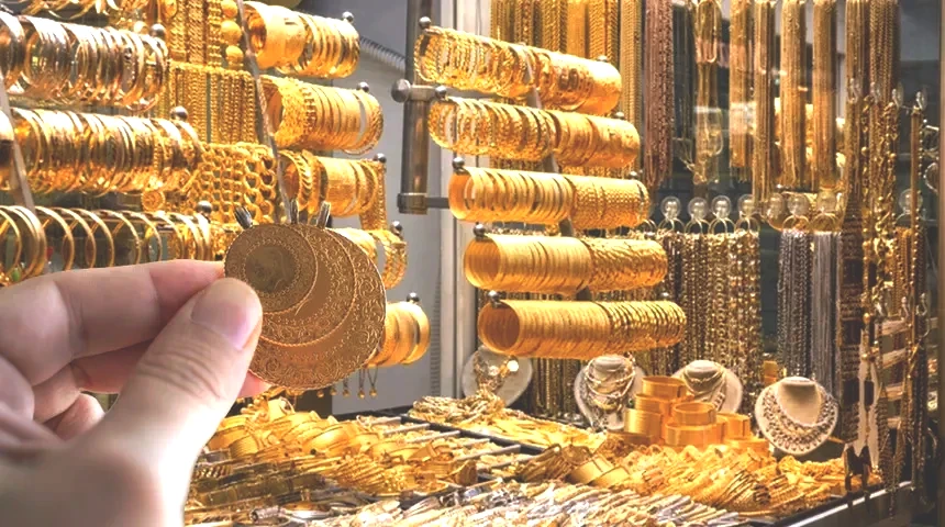 “Altın vuruşu olacak ama bu hemen gerçekleşmeyecek. Önce bir artış, ardından geri çekilme görebiliriz” şeklinde uyarıda bulundu.